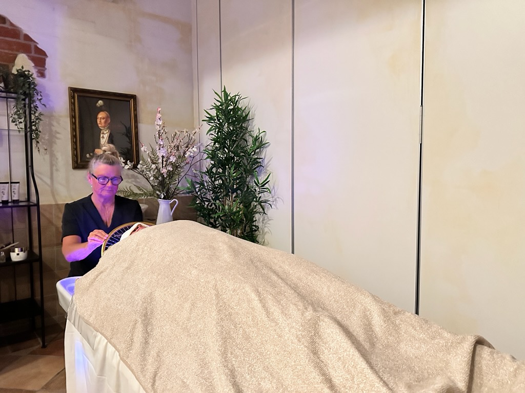 Head Spa &amp; Tapas